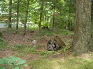 Les Jardins du Clown Jardinier à St Ambroise de Kildel; beaucoup de décorations agrémentent ces jardins Prise par Nicole Sanschagrin
