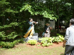 Les Jardins du Clown Jardinier à St Ambroise de Kildel; de jolis clowns musiciens Prise par Nicole Sanschagrin